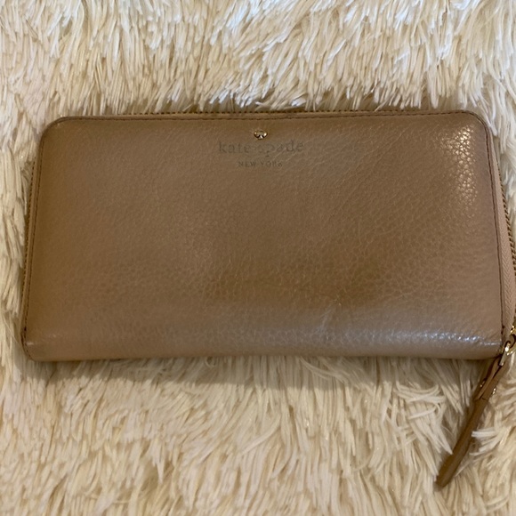 kate spade Handbags - Kate Spade ♠️ tan, full zip wallet with a TON of card slots and inner zip area